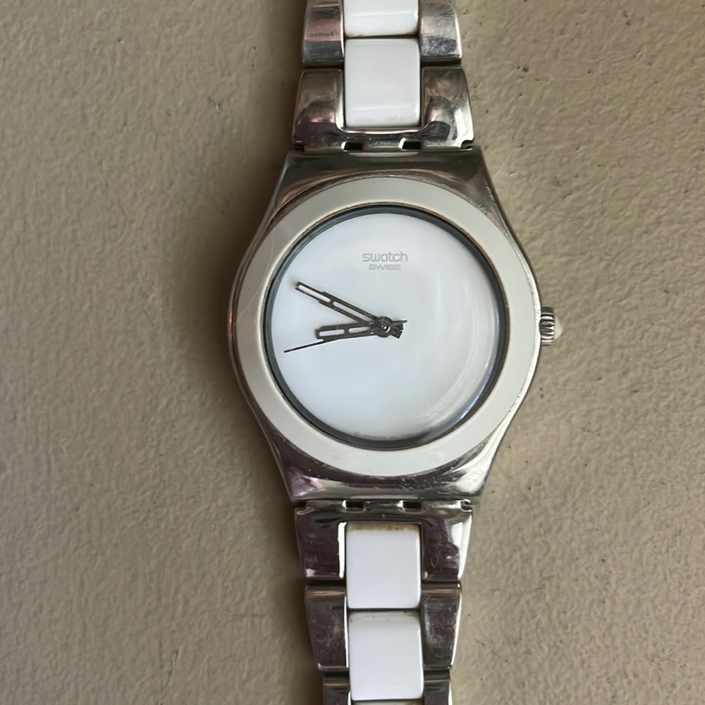 Swatch Irony Medium WHITE CERAMIC Steel Ladies Watch